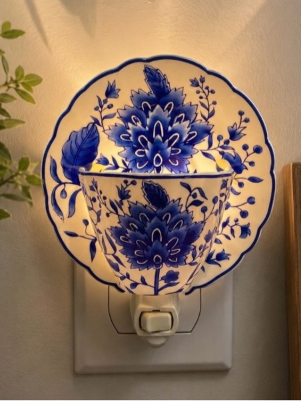 Formalities by Baum Bros Blue Floral Porcelain Teacup Saucer Night Light  VTG